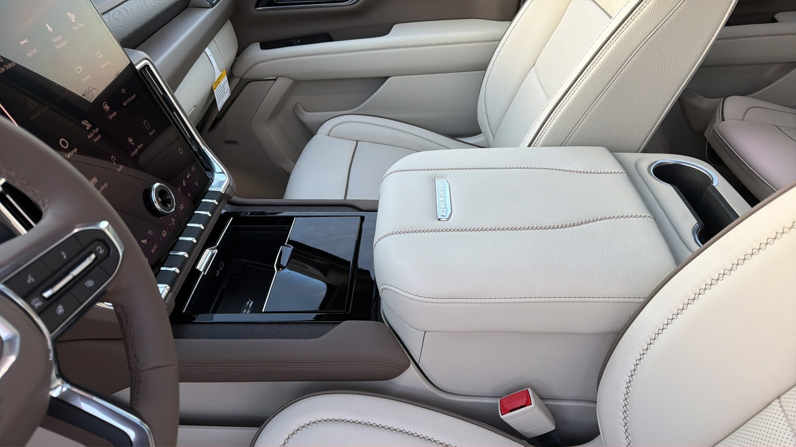 2026 GMC Yukon Denali - Photo 21