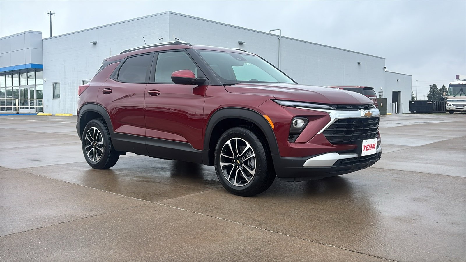 2025 Chevrolet Trailblazer LT photo 2