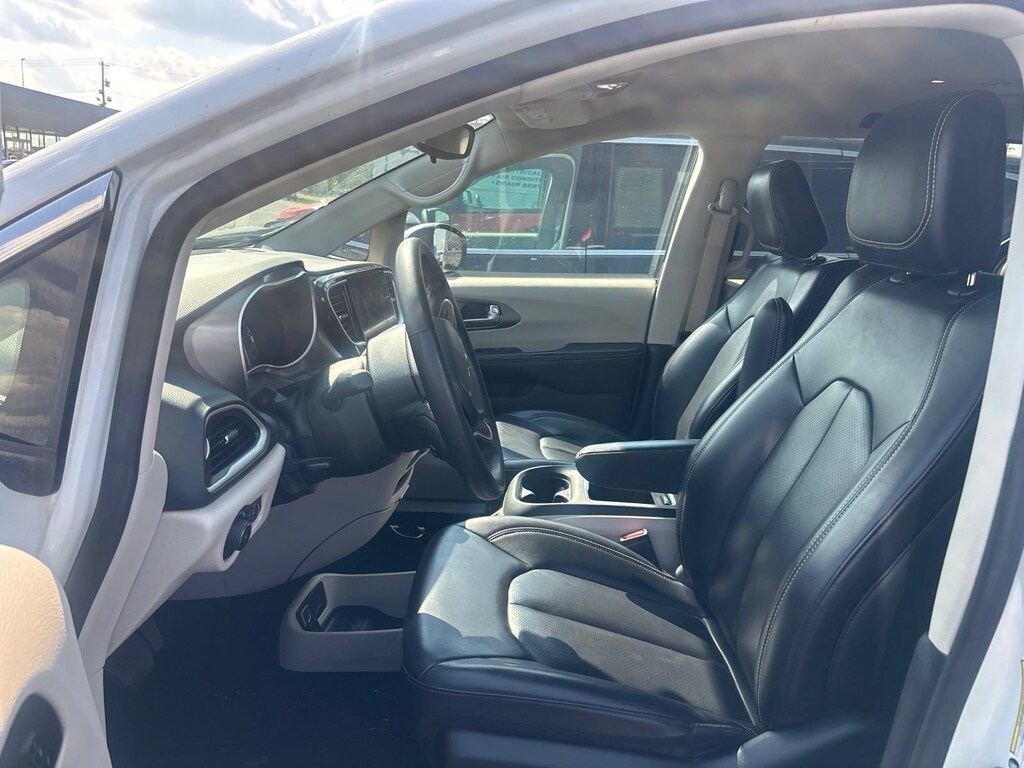 Used 2023 Chrysler Pacifica Touring L Van Passenger Van