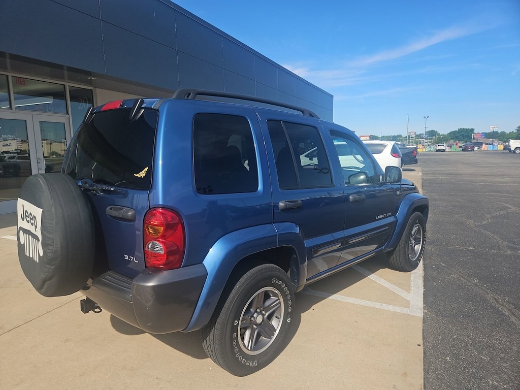 Used 2004 Jeep Liberty Sport SUV