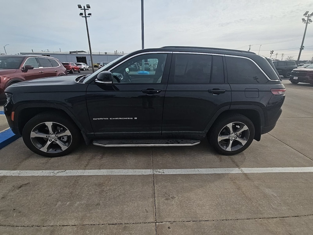 Used 2025 Jeep Grand Cherokee Limited SUV