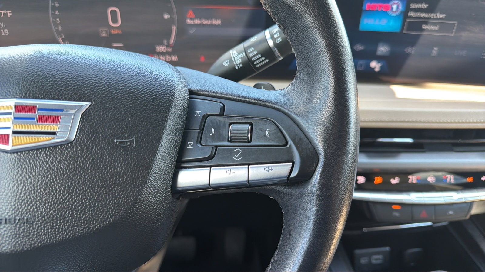 2024 Cadillac XT4 Premium Luxury - Photo 17