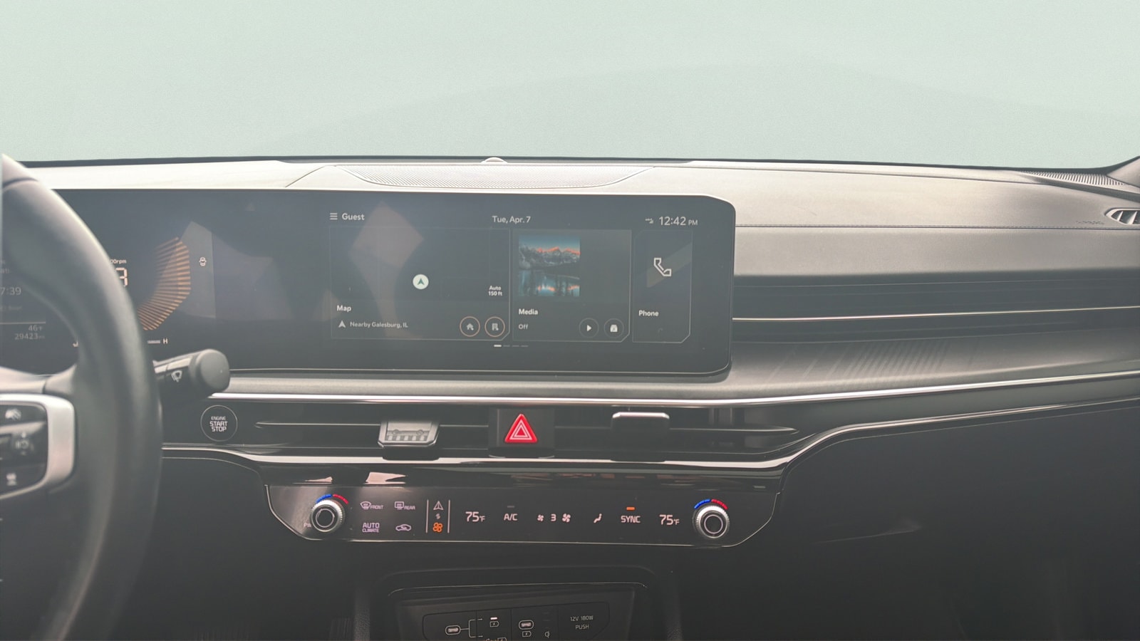 2025 Kia K5 GT-Line - Photo 13