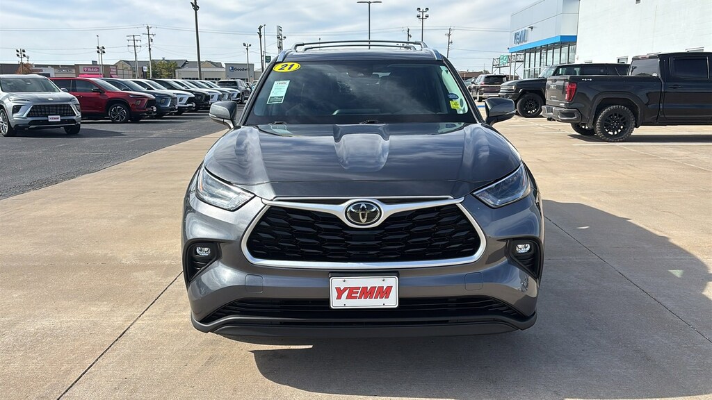 Used 2021 Toyota Highlander XLE SUV