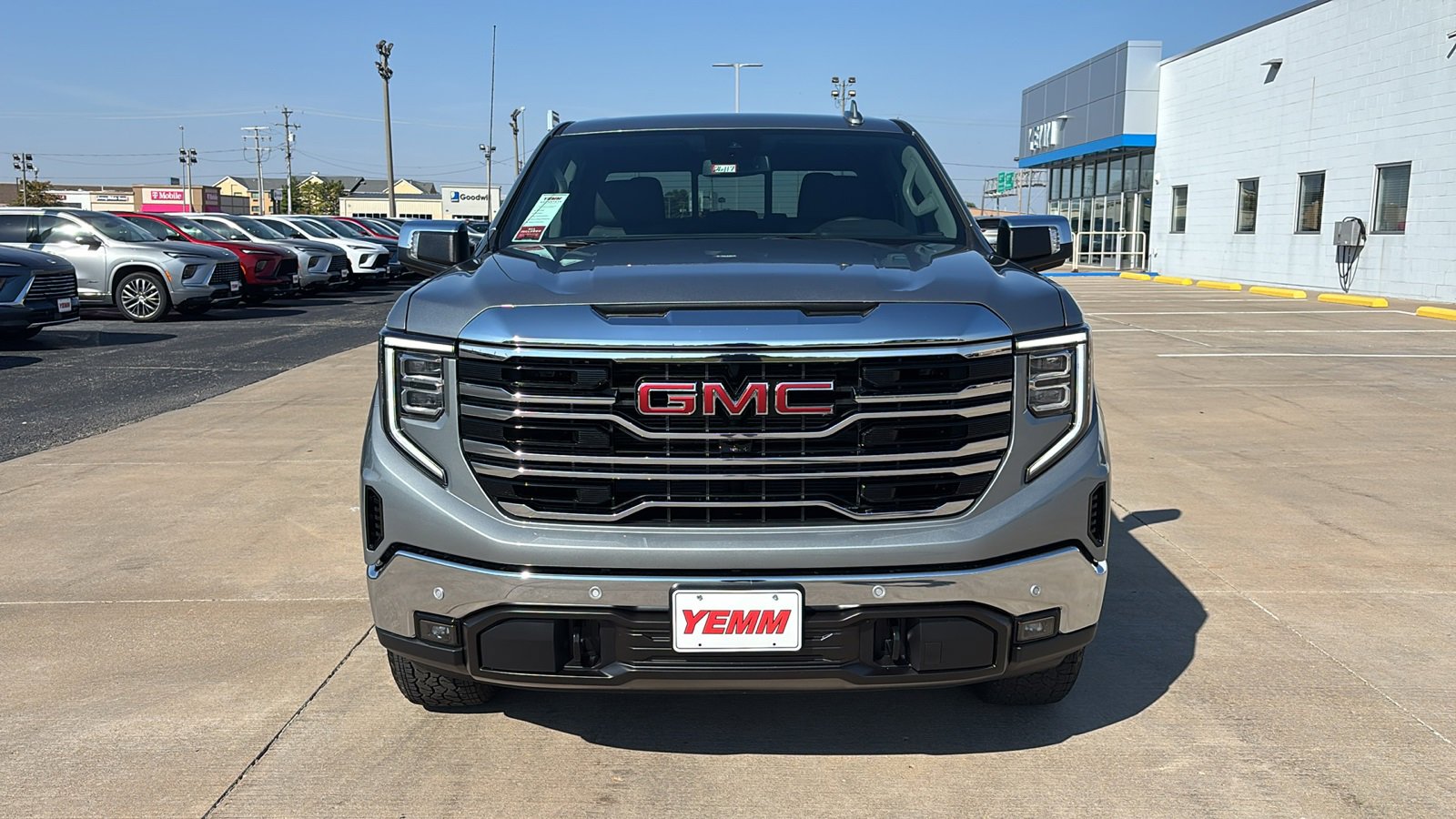 2026 Gmc Sierra 1500 SLT photo 3