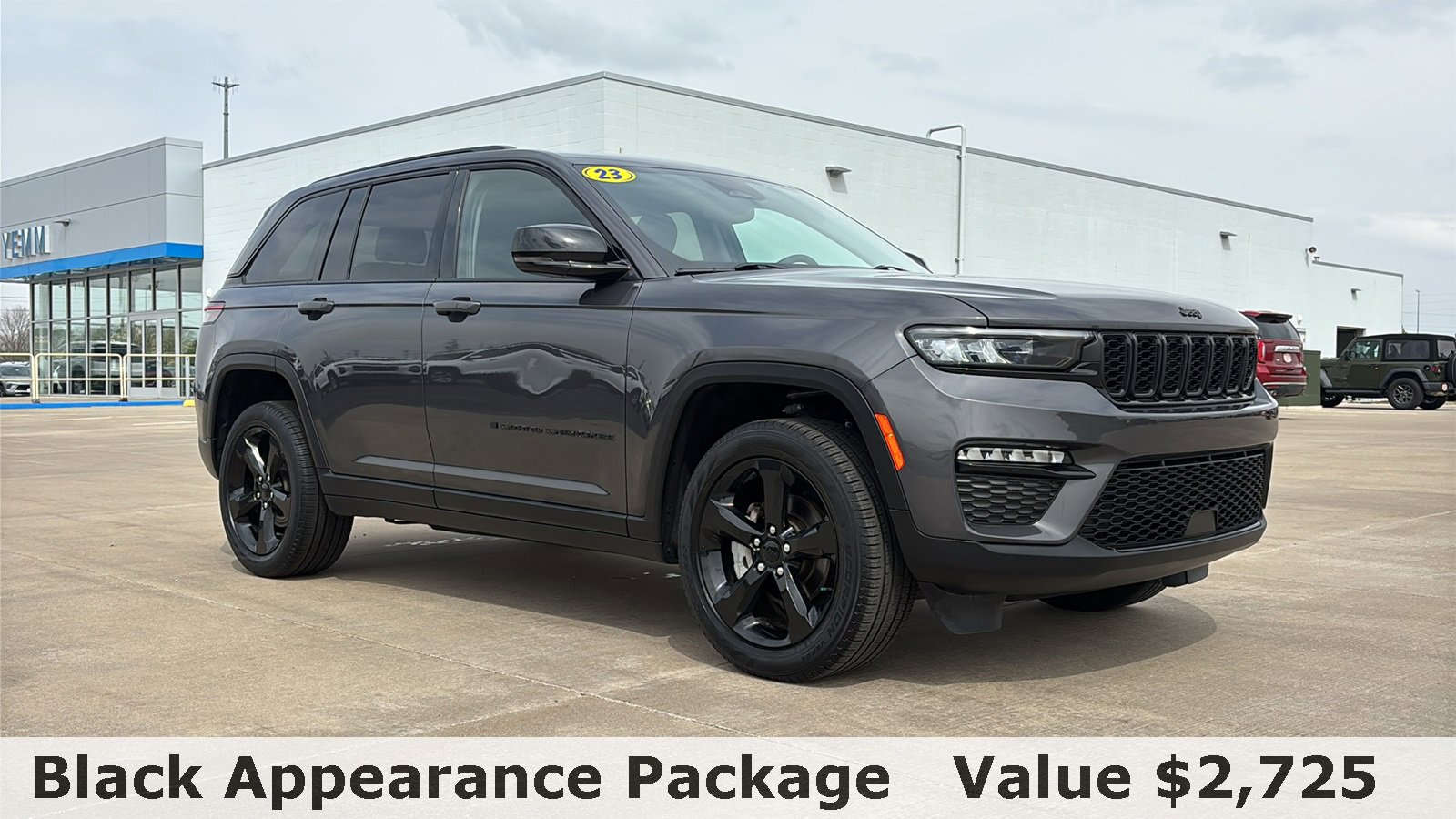 Used 2023 Jeep Grand Cherokee Limited with VIN 1C4RJHBG0PC560400 for sale in Galesburg, IL