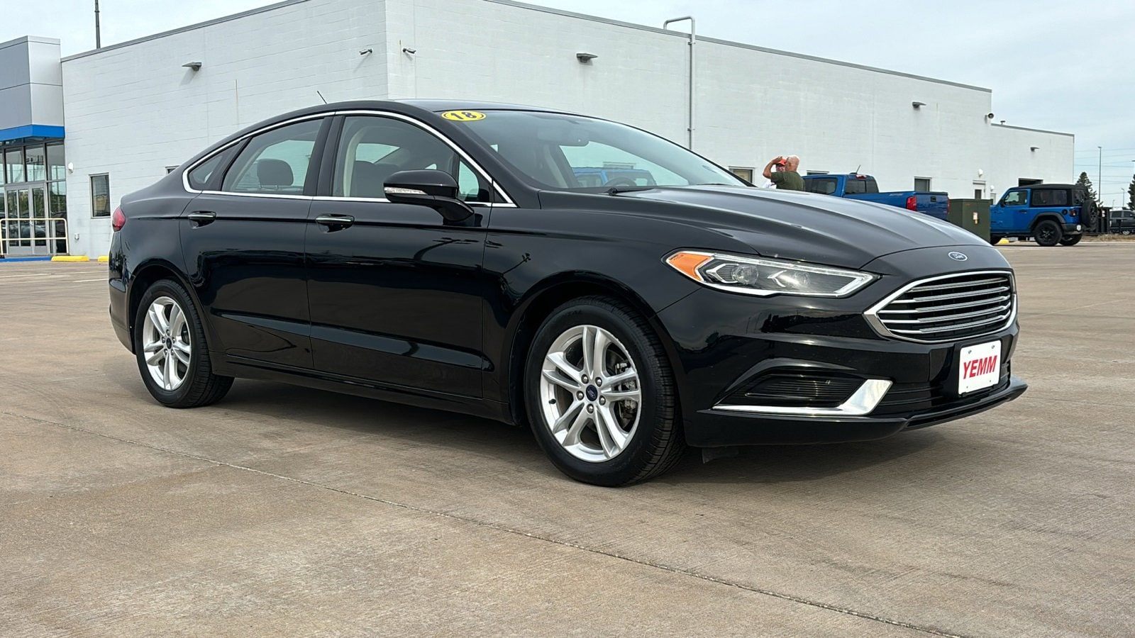 Used 2018 Ford Fusion SE with VIN 3FA6P0HD9JR202601 for sale in Galesburg, IL