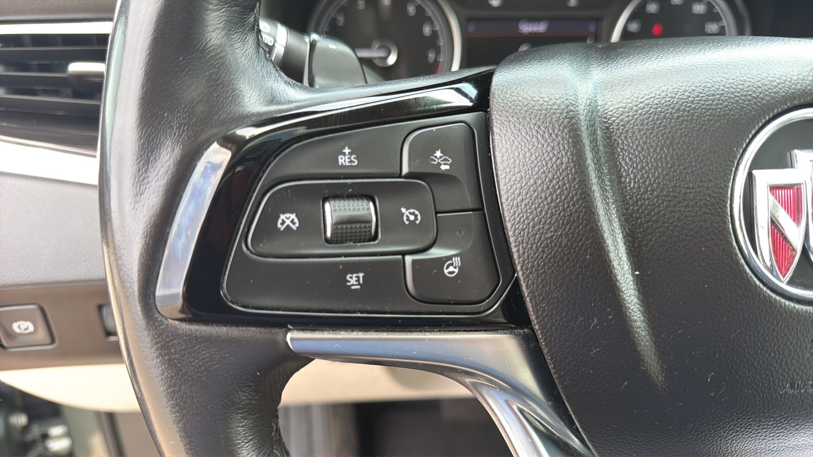 2023 Buick Enclave Essence - Photo 21