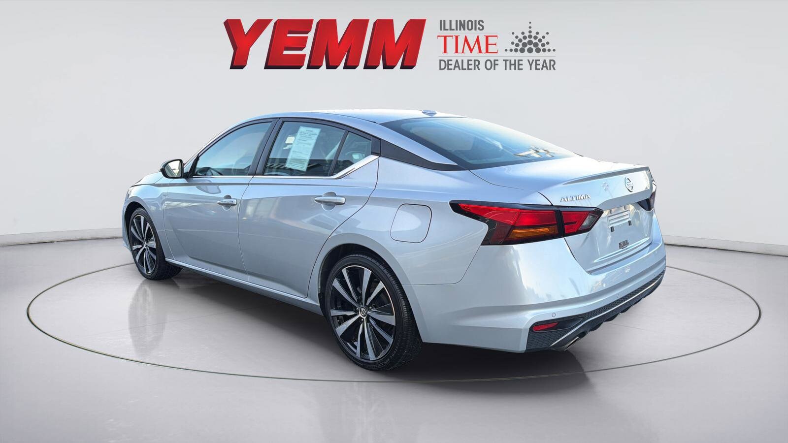 2022 Nissan Altima SR - Photo 9