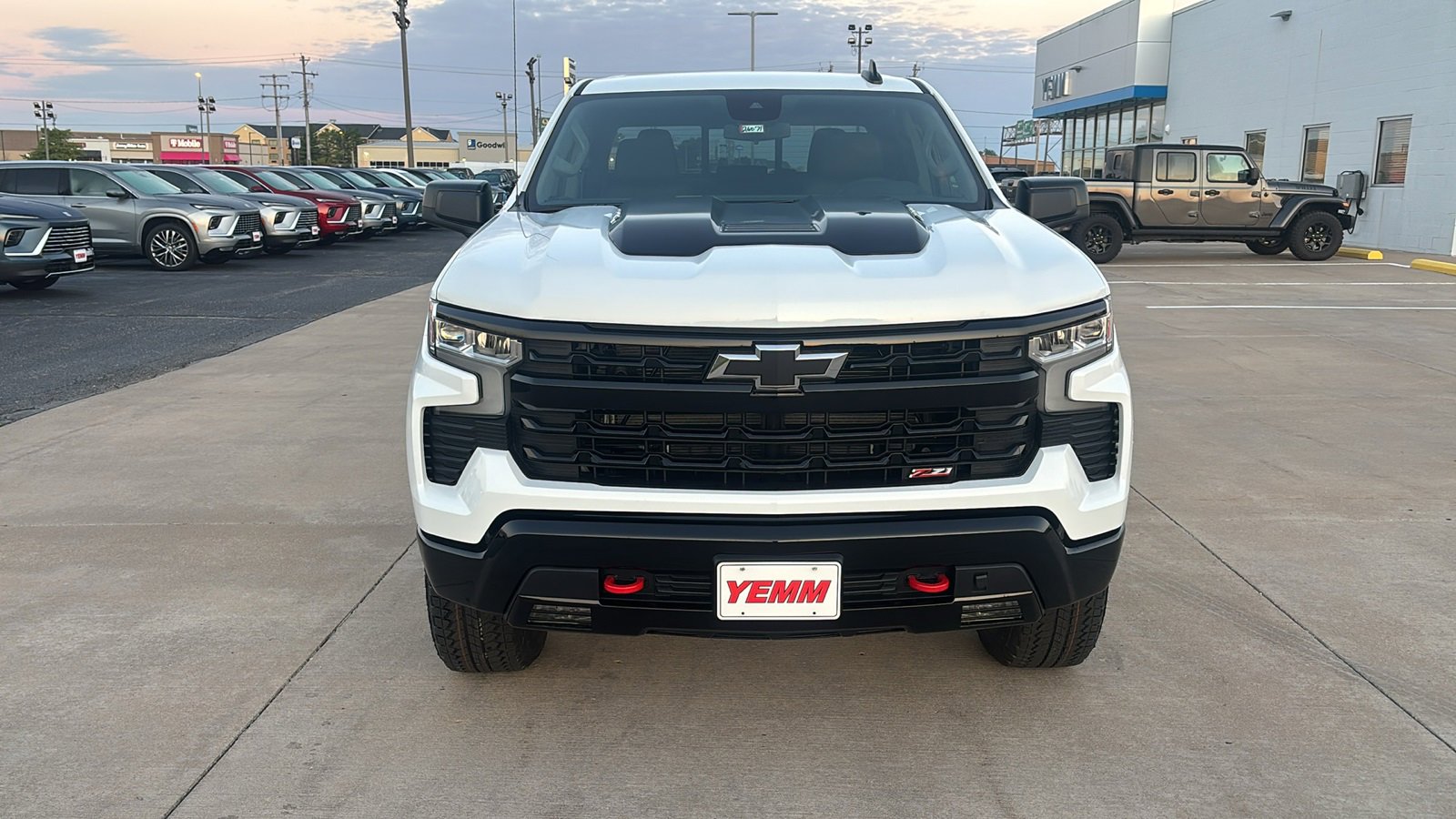 2026 Chevrolet Silverado 1500 LT Trail Boss photo 2