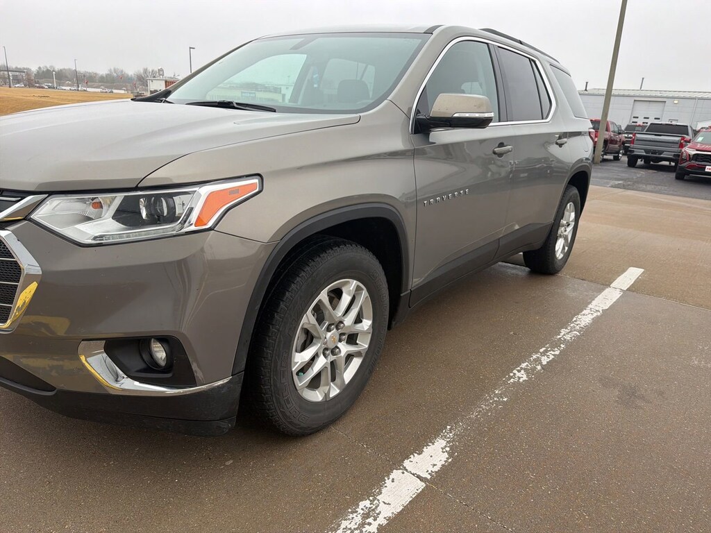 Used 2019 Chevrolet Traverse LT Cloth SUV