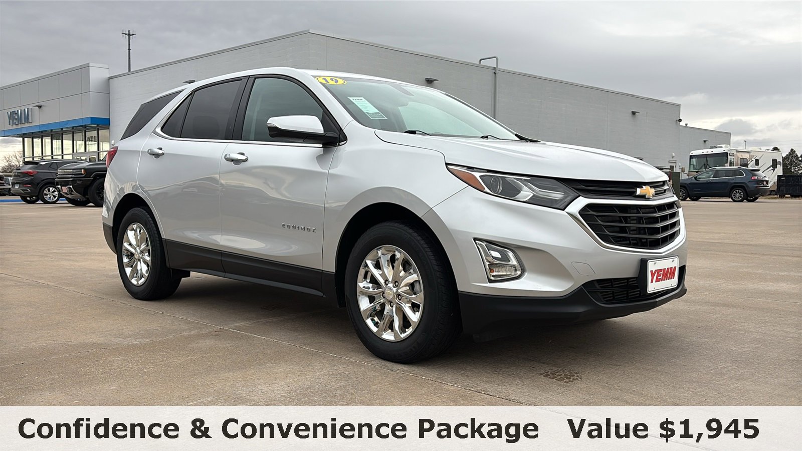 Used 2019 Chevrolet Equinox LT with VIN 3GNAXKEV6KS557000 for sale in Galesburg, IL