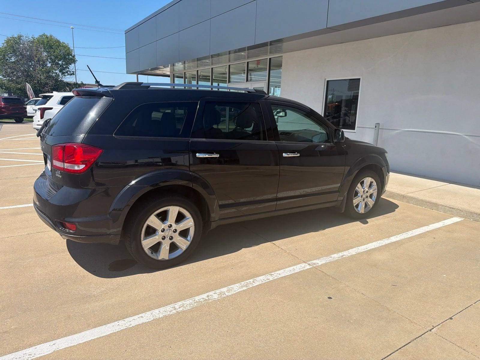 View vehicle photo 6