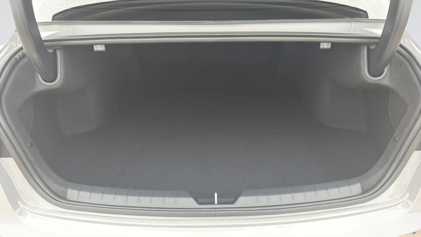 2025 Kia K5 GT-Line - Photo 25