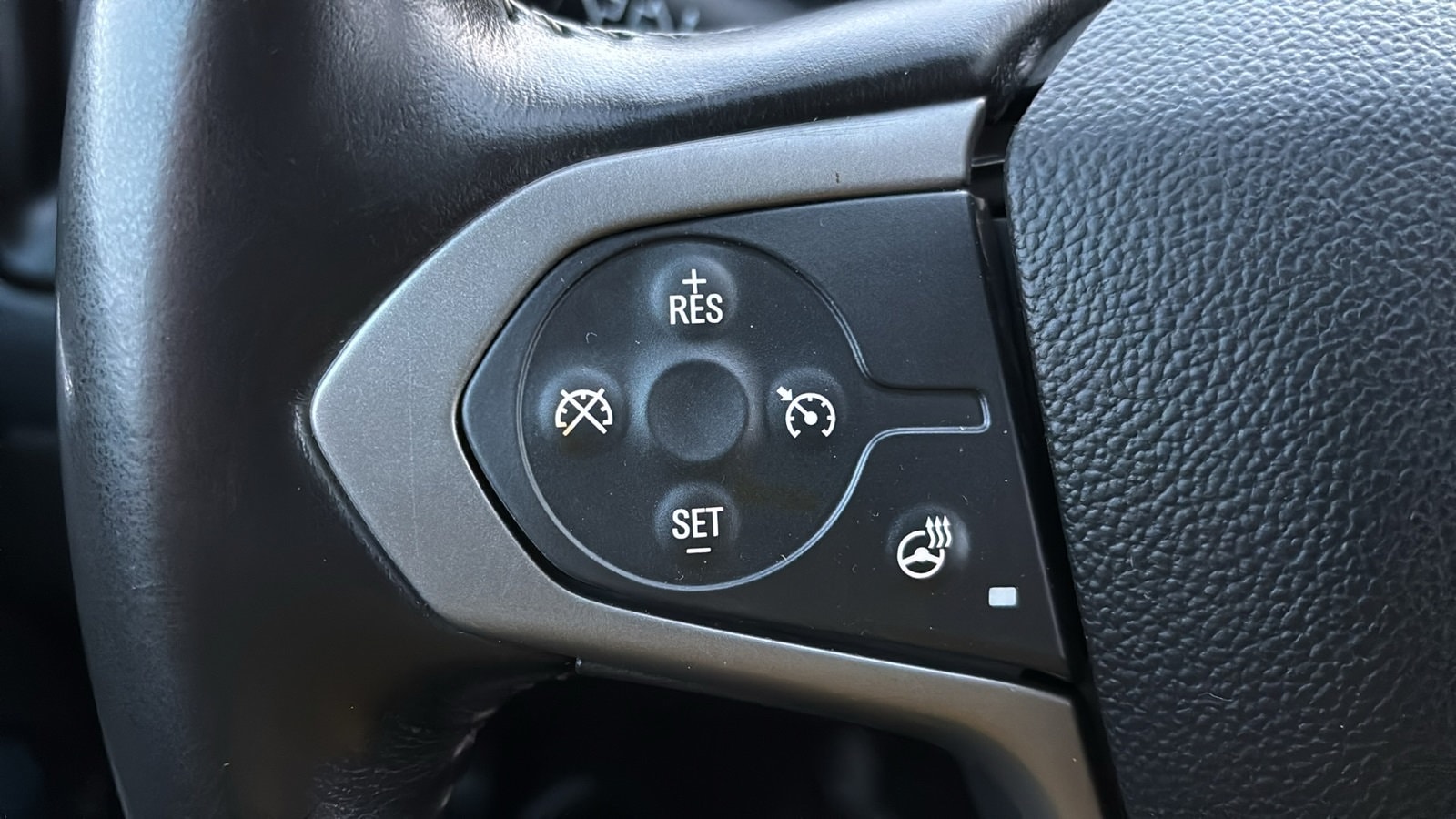 2022 Chevrolet Colorado Z71 - Photo 17