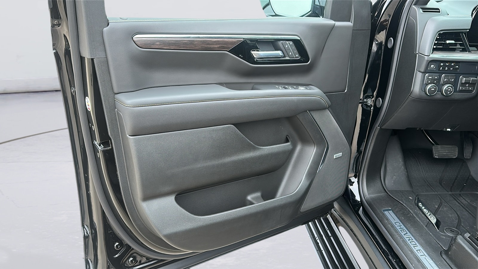 2026 Chevrolet Tahoe Premier - Photo 14