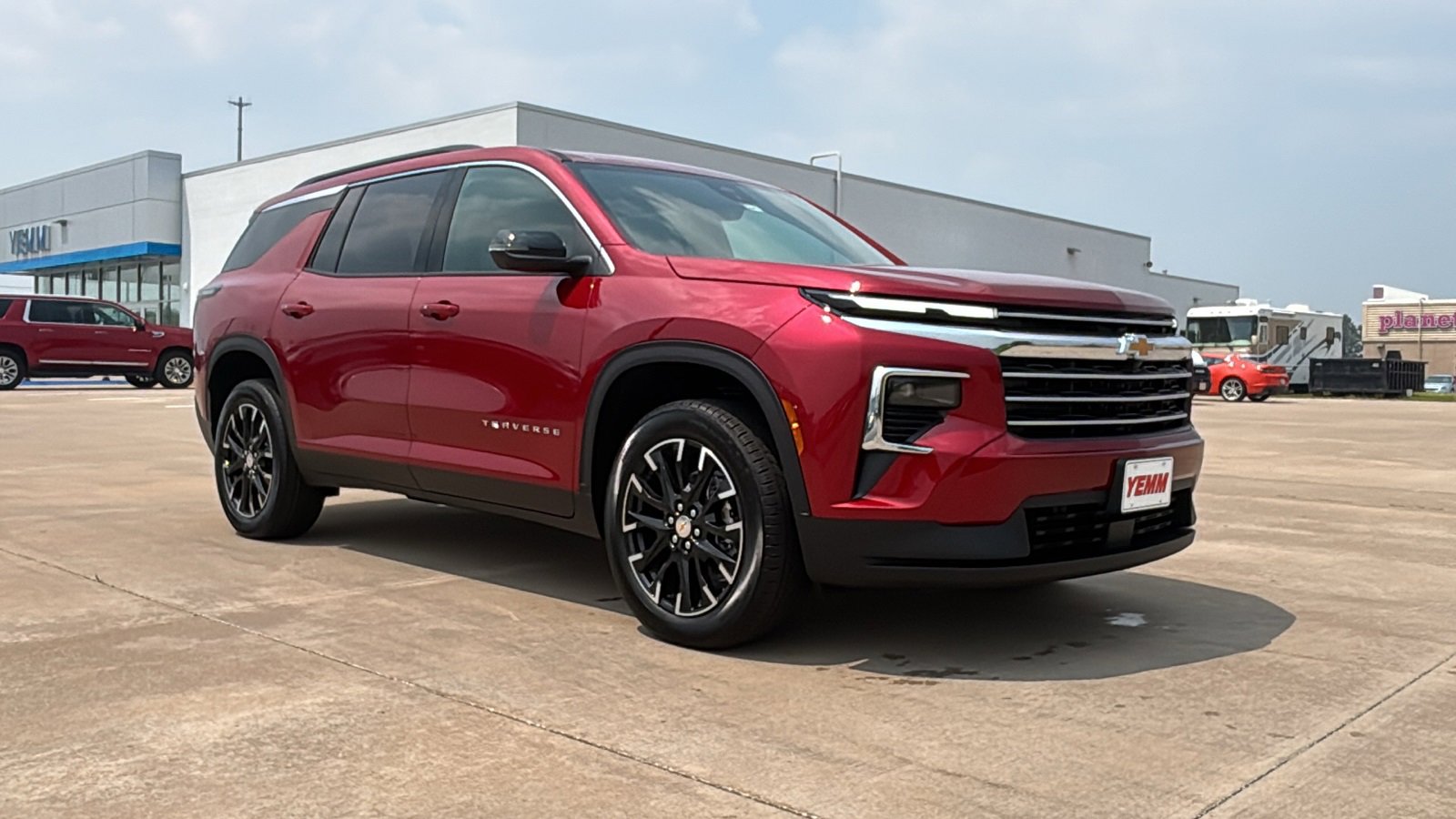 2026 Chevrolet Traverse photo 2