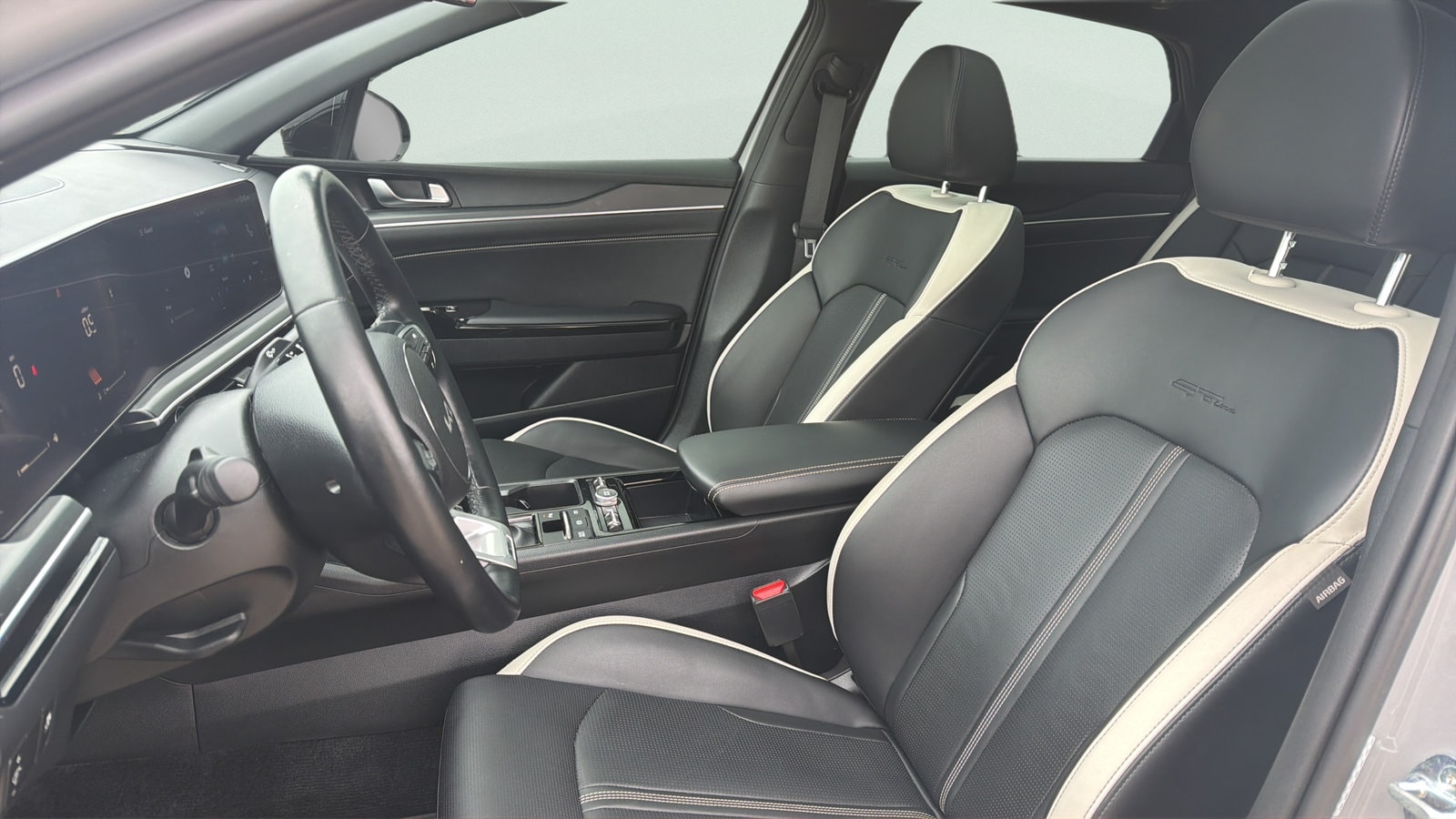 2025 Kia K5 GT-Line - Photo 11