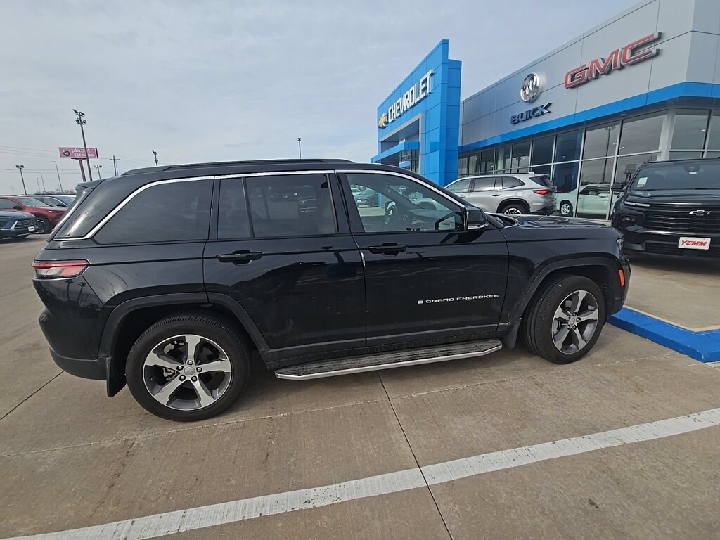 Used 2025 Jeep Grand Cherokee Limited SUV