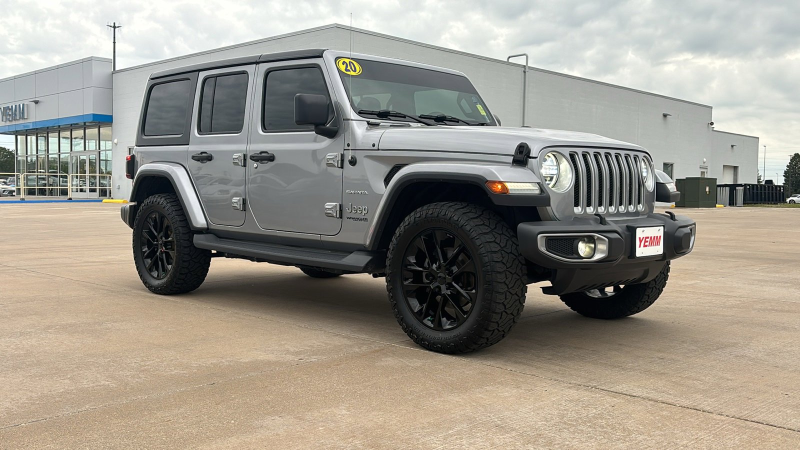 Used 2020 Jeep Wrangler Unlimited Sahara with VIN 1C4HJXEN3LW175292 for sale in Galesburg, IL