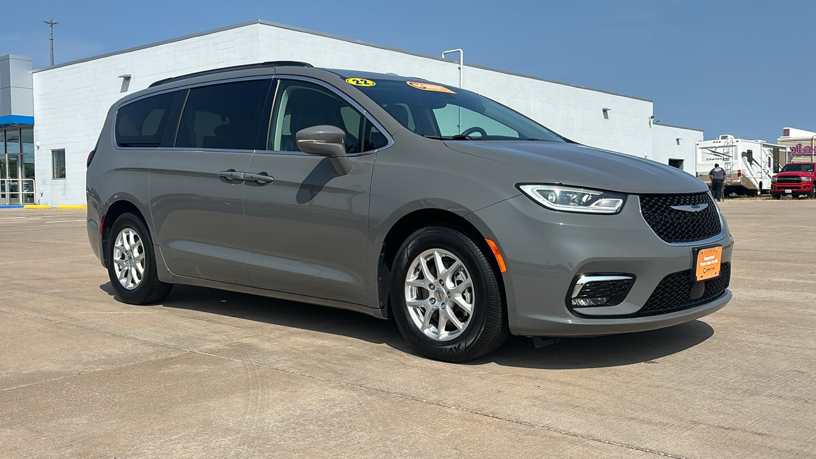 Used 2022 Chrysler Pacifica Touring L with VIN 2C4RC1BG6NR142249 for sale in Galesburg, IL