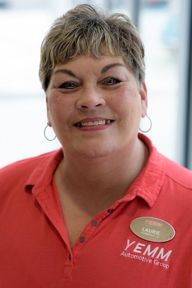 Staff member Laurie Johnson from ID_49706409ed5c