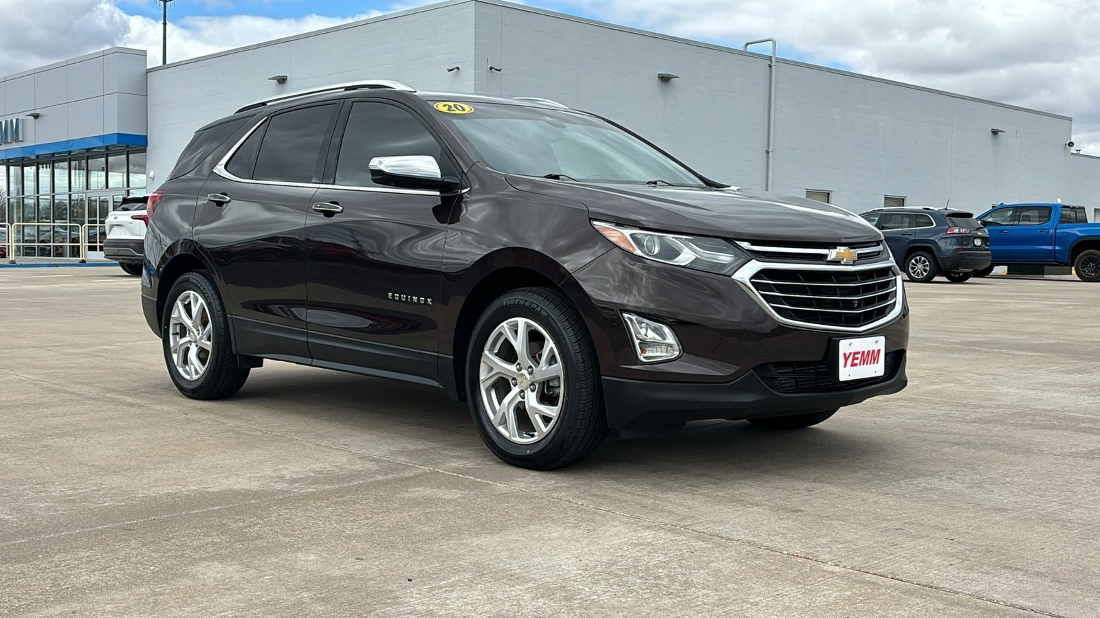 Used 2020 Chevrolet Equinox Premier with VIN 2GNAXXEV5L6223957 for sale in Galesburg, IL