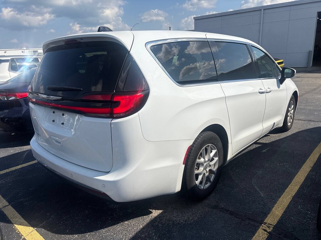 Used 2023 Chrysler Pacifica Touring L Van Passenger Van