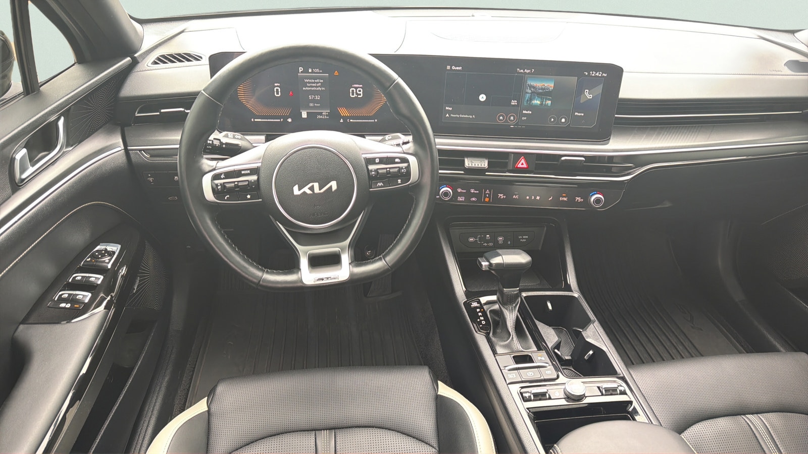 2025 Kia K5 GT-Line - Photo 15