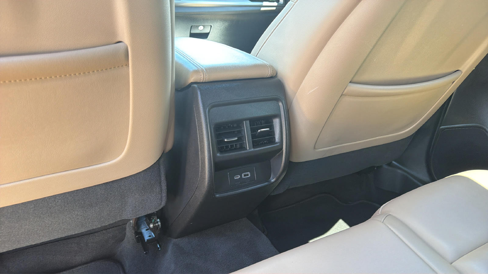 2024 Cadillac XT4 Premium Luxury - Photo 24