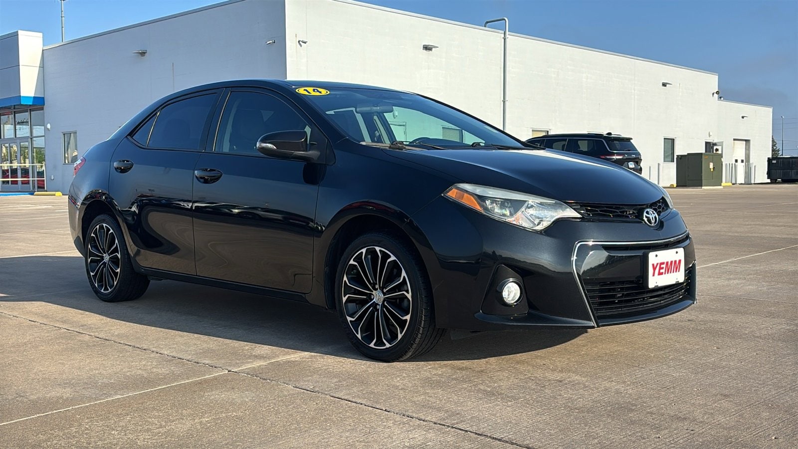 Used 2014 Toyota Corolla S Premium with VIN 5YFBURHE3EP075726 for sale in Galesburg, IL