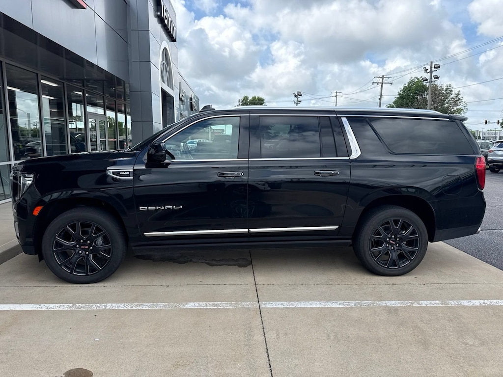 Used 2023 GMC Yukon XL Denali SUV