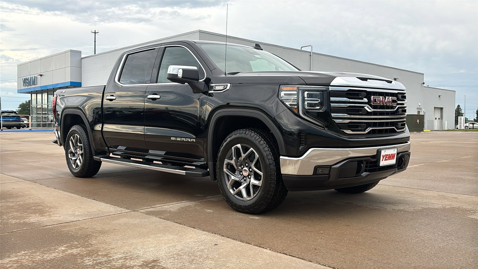 2026 Gmc Sierra 1500 SLT photo 2