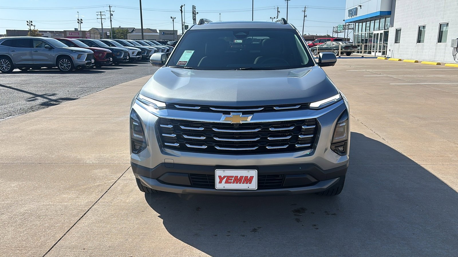 2026 Chevrolet Equinox LT photo 2