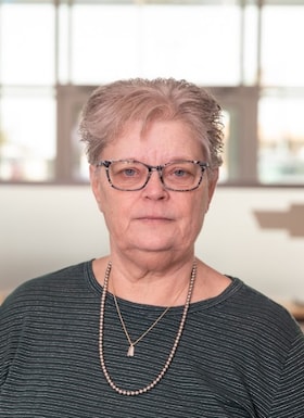 Staff member Della Taft from ID_49706409ed5c