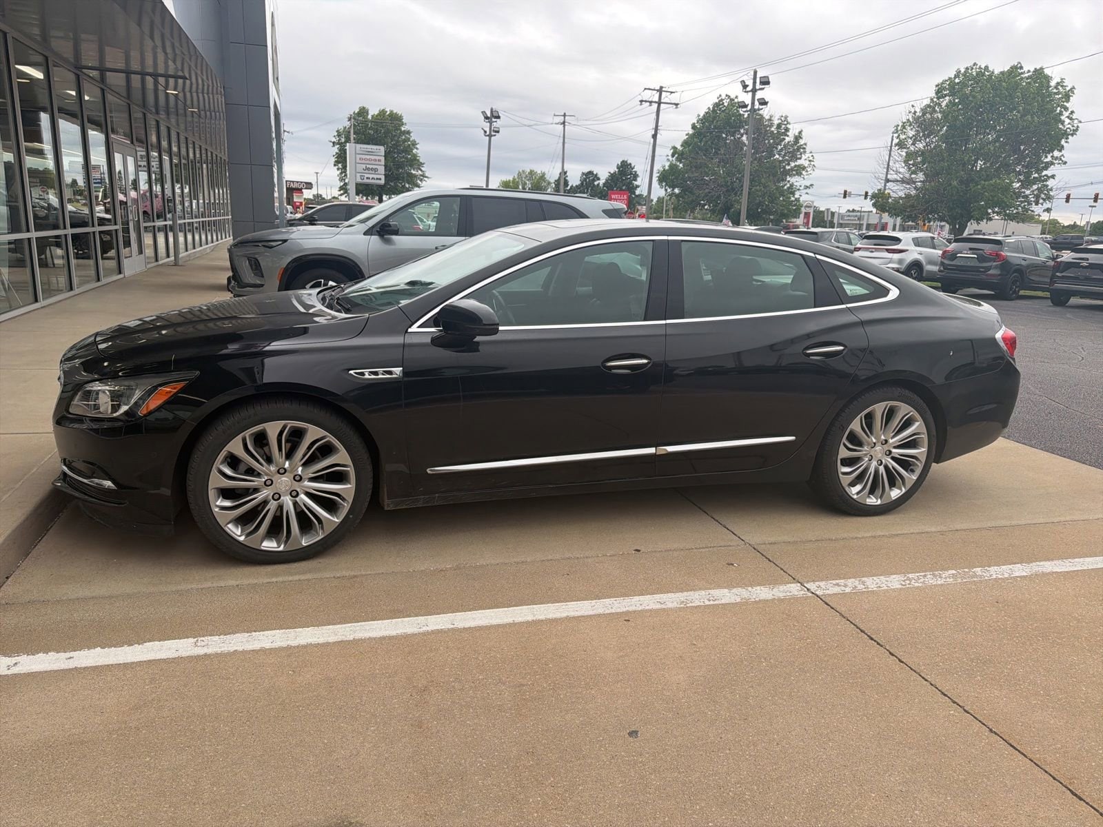2017 Buick LaCrosse Premium's photo