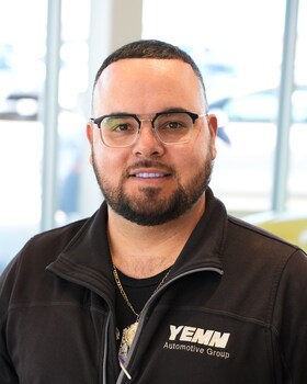 Staff member Dustin Cardenas from ID_553d7cb53864