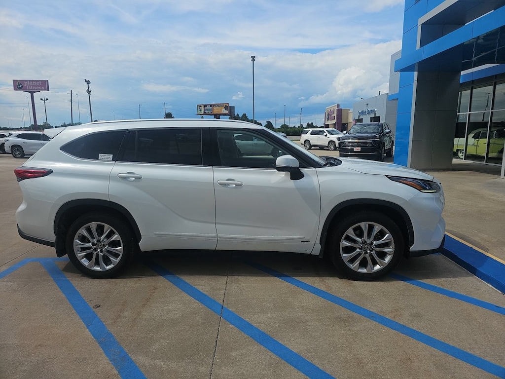 Used 2023 Toyota Highlander Hybrid Limited SUV