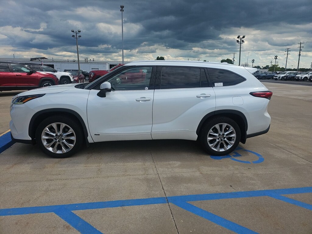 Used 2023 Toyota Highlander Hybrid Limited SUV