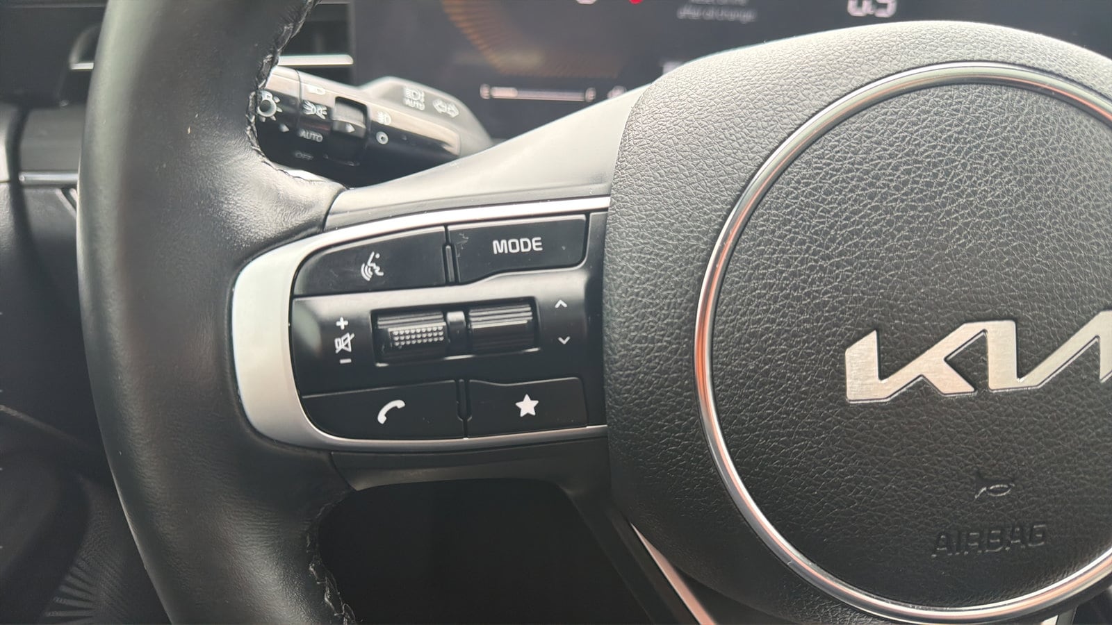 2025 Kia K5 GT-Line - Photo 17