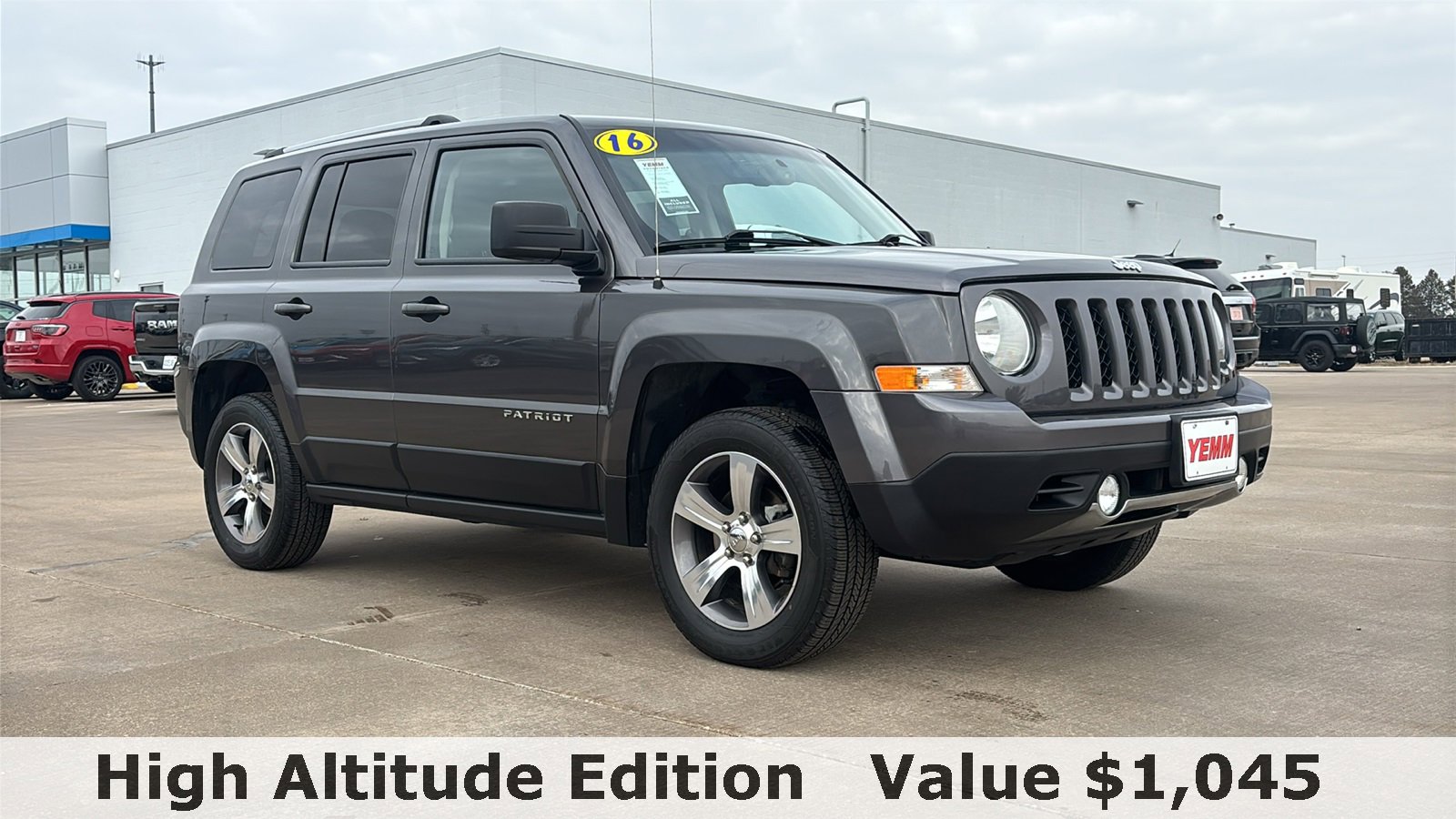 Used 2016 Jeep Patriot Latitude with VIN 1C4NJRFB8GD653596 for sale in Galesburg, IL