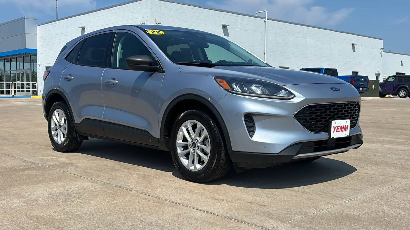 Used 2022 Ford Escape SE with VIN 1FMCU0G60NUA02452 for sale in Galesburg, IL