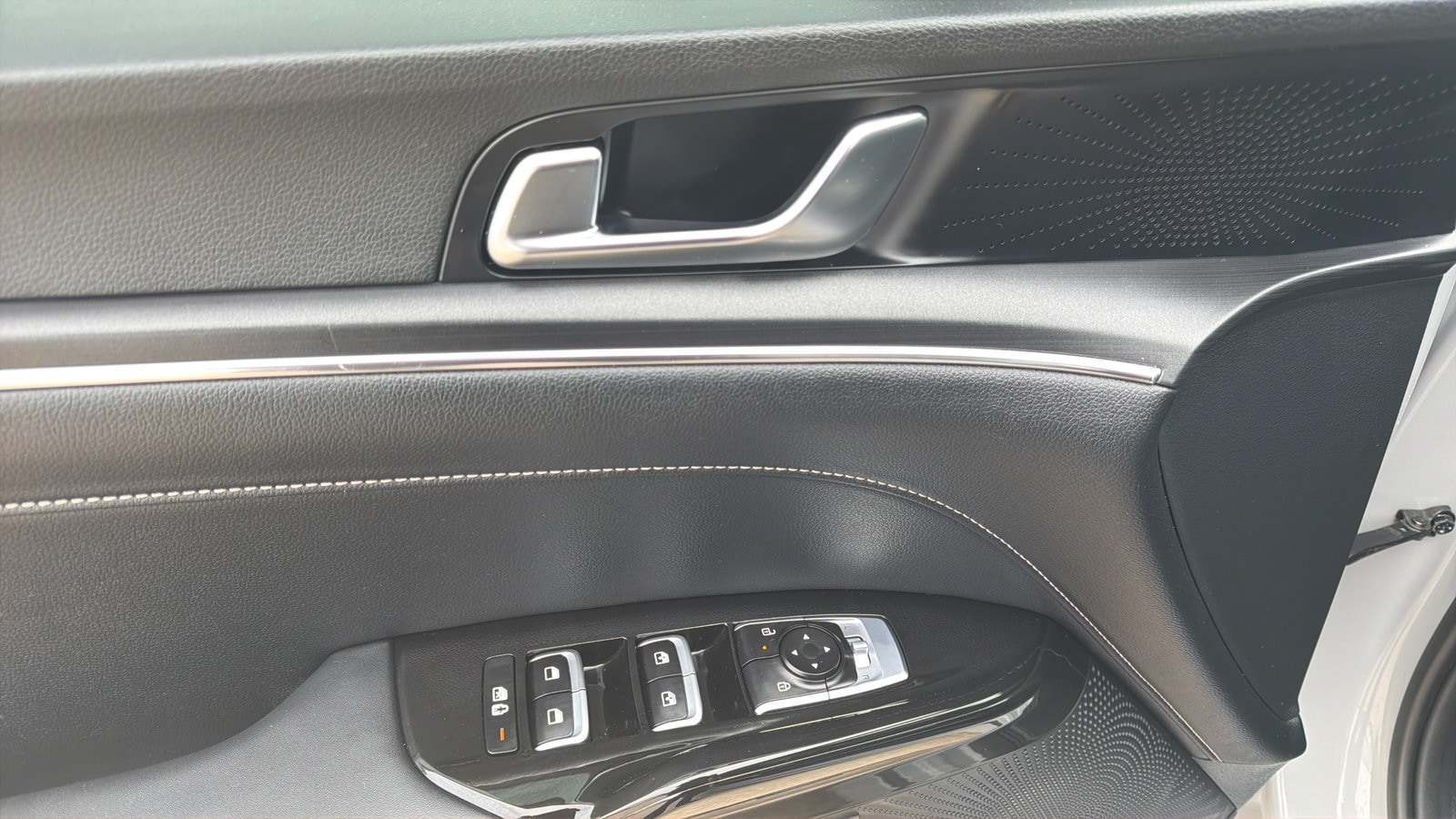 2025 Kia K5 GT-Line - Photo 22