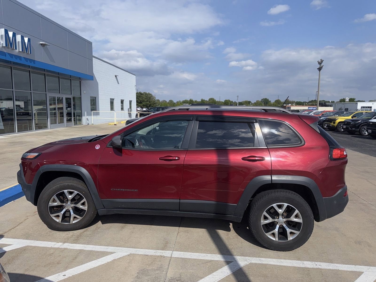 Used 2014 Jeep Cherokee Trailhawk with VIN 1C4PJMBS3EW149993 for sale in Galesburg, IL