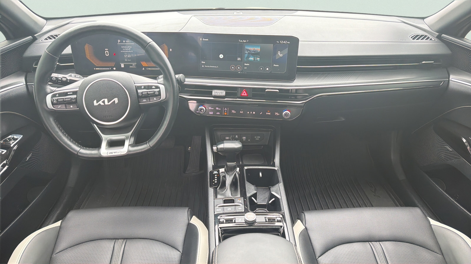 2025 Kia K5 GT-Line - Photo 12