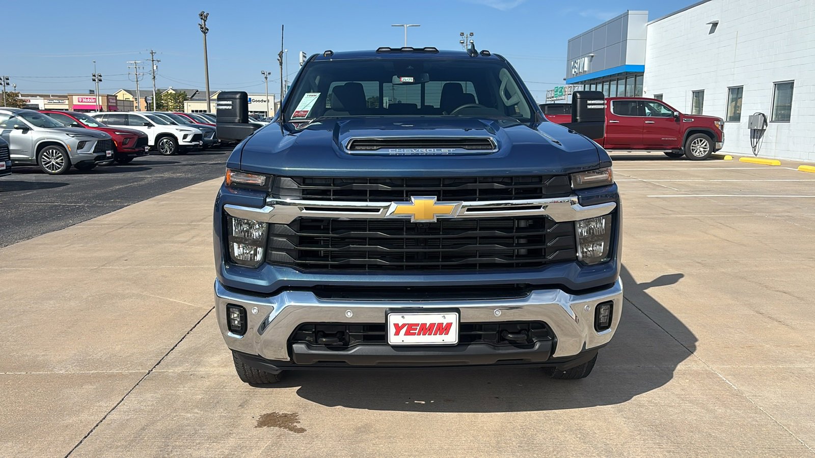 2026 Chevrolet Silverado 2500HD LT photo 3