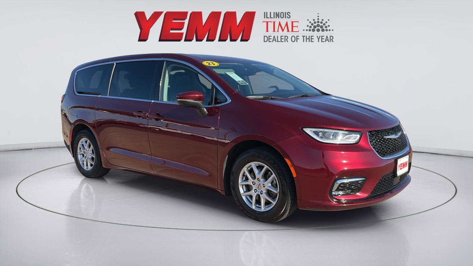 2023 Chrysler Pacifica Touring L's photo
