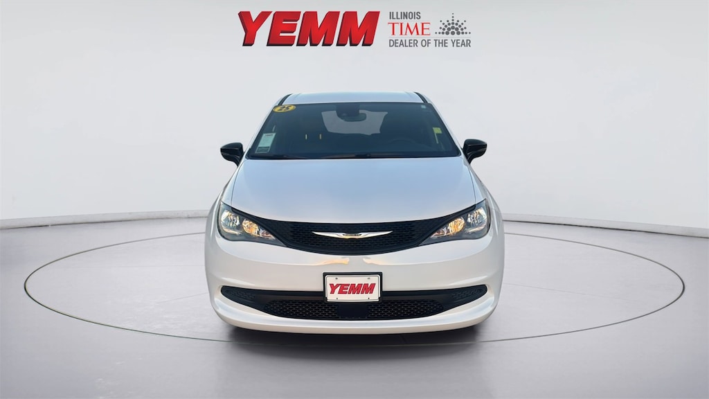 Used 2025 Chrysler Voyager LX Van Passenger Van