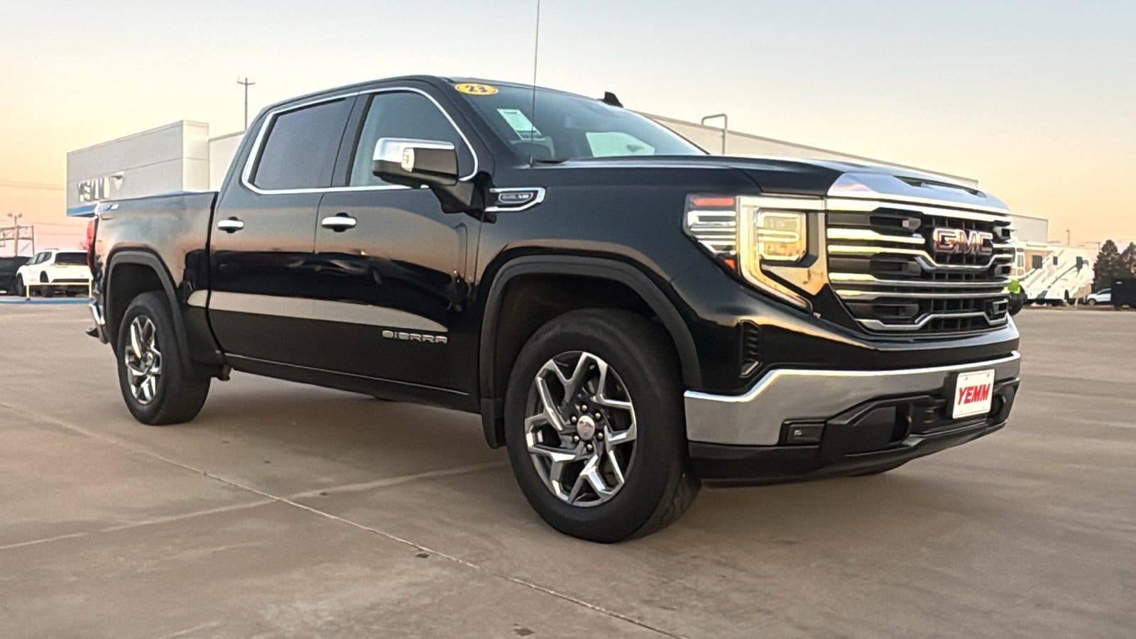 2023 GMC Sierra SLT's photo
