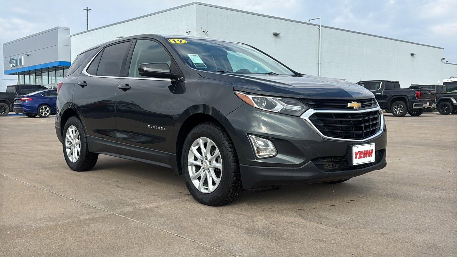 Used 2019 Chevrolet Equinox LT with VIN 2GNAXKEV5K6201345 for sale in Galesburg, IL